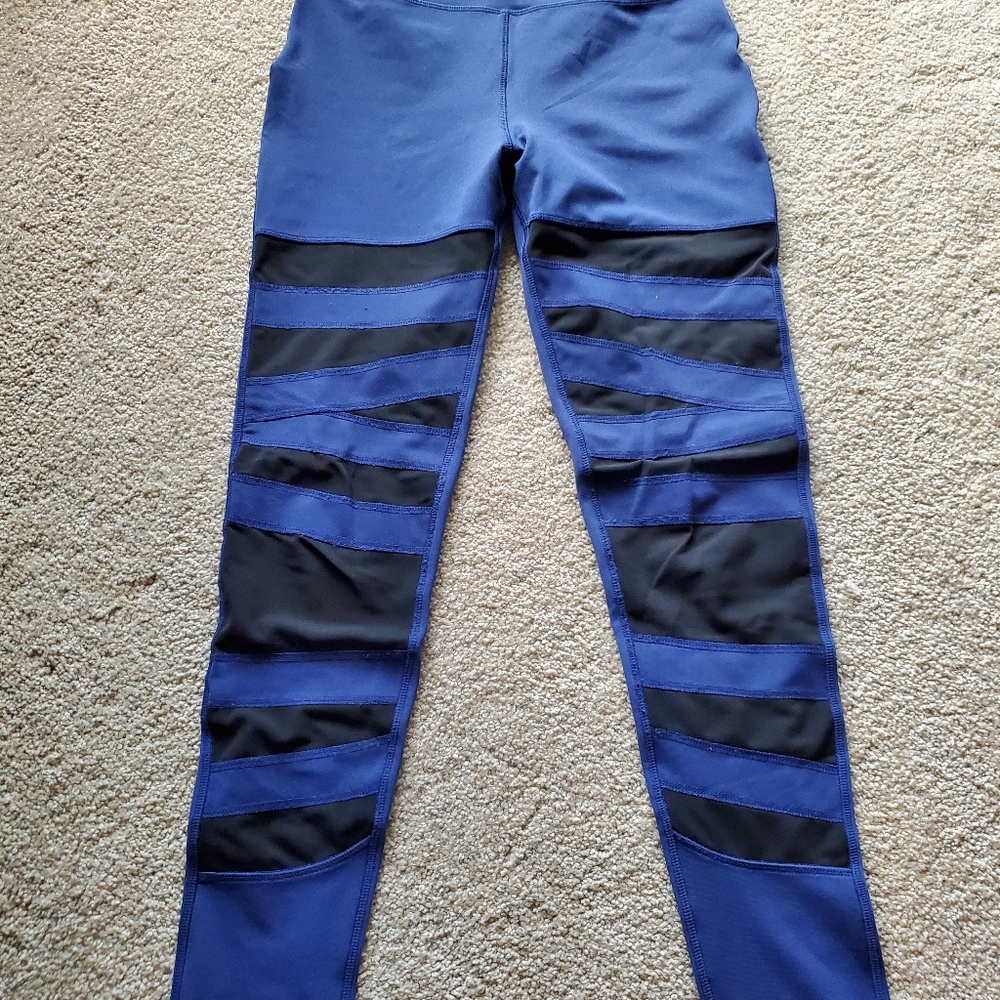 Mesh panel leggings